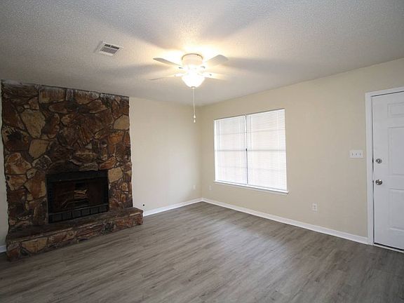 2nd image of 720 Tumbleweed Trl APT D