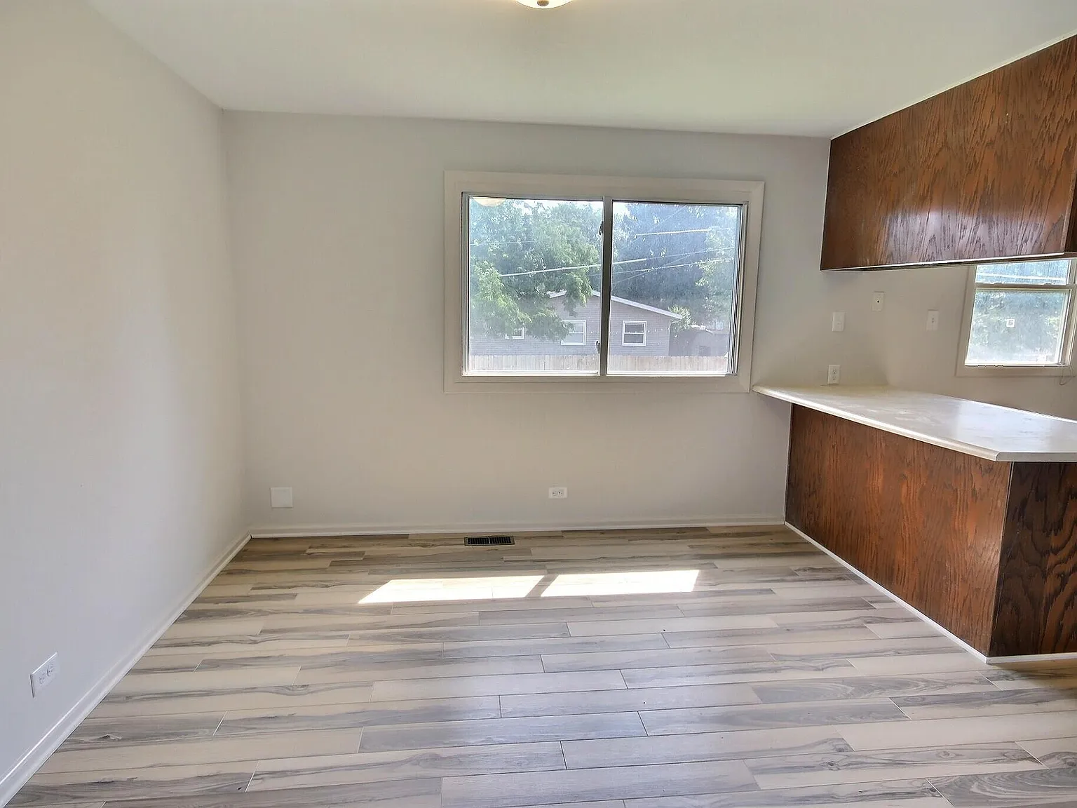 4 bed, 2.0 bath, 2080 sqft, $1,750 — Photo 4