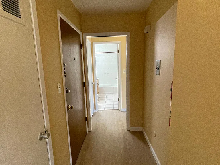 1528 Oxford St #5 — Photo 11