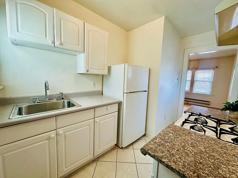 Urban Oasis! North Oakland 58th St Garden Apartments — Photo 4