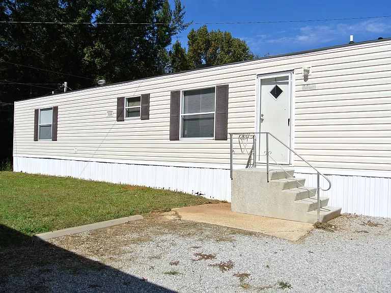 2540 Shelton Dr — Photo 1