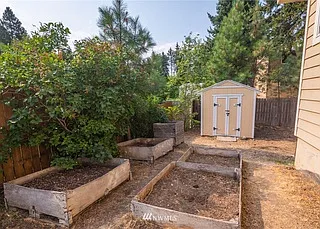 907 Marian Dr — Photo 17