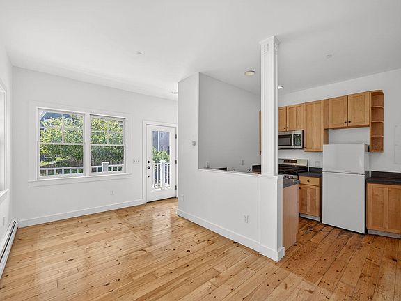 5th image of 34 Conwell Street UNIT 1