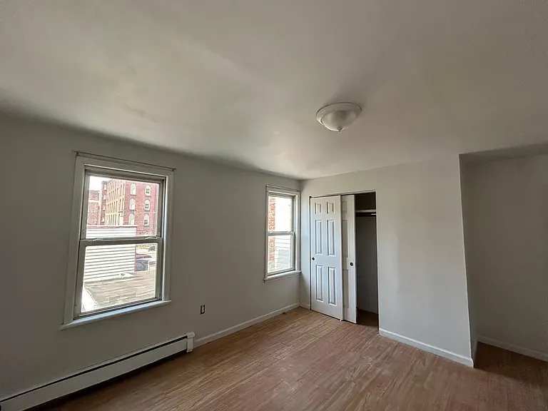 418 John St #2 — Photo 4
