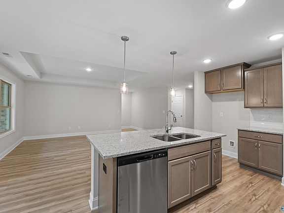 5th image of 215 Sunny Springs Ct