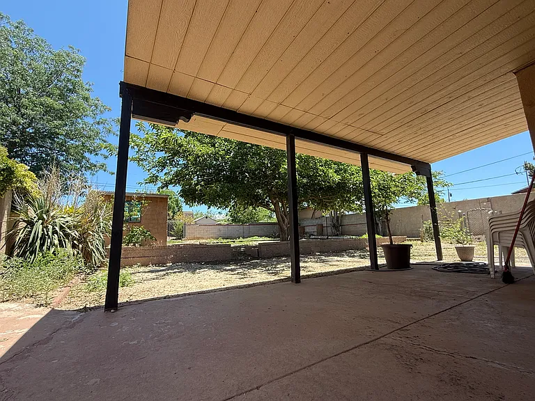 2834 Montclaire Dr NE — Photo 18