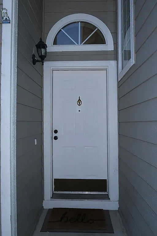 701 Deerfield Dr - Photo 2
