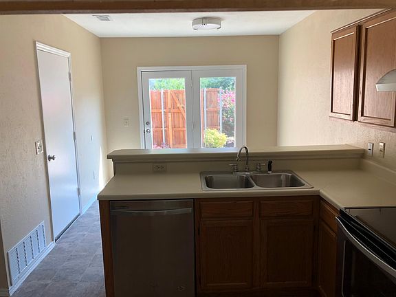 4th image of 2210 Forestbrook Dr