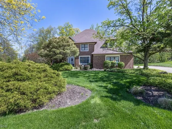 8051 Valleyview Ct, North Royalton, OH 44133