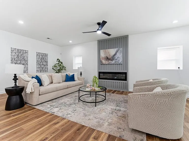 1386 Elizabeth Ave SW — Photo 12
