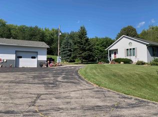 9732 W Hellenbrand Ln, Marshall, WI 53559