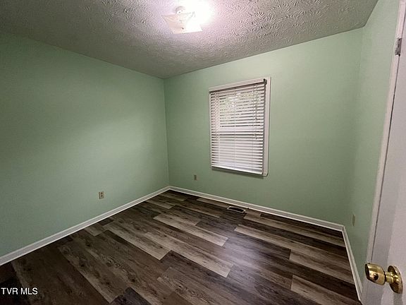 5th image of 766 Bancroft Chapel Rd