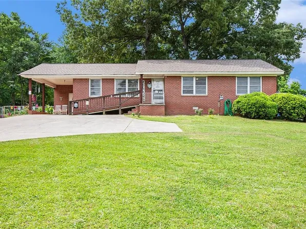 212 Tuck St, Cedartown, GA 30125