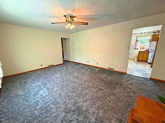 5th image of 1398 S Center Street Ext