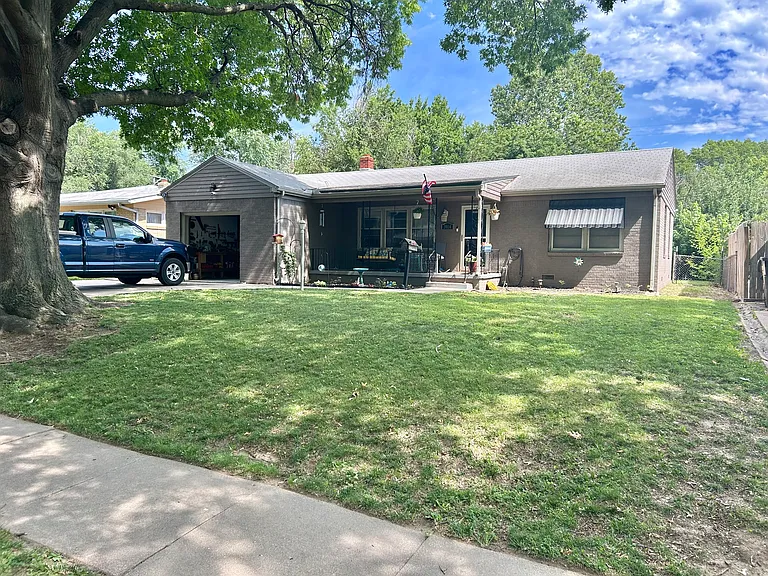 3914 E Funston St — Photo 2