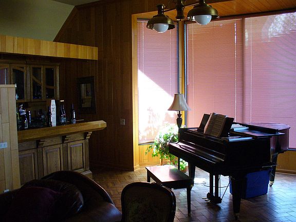 Grand Piano Room
