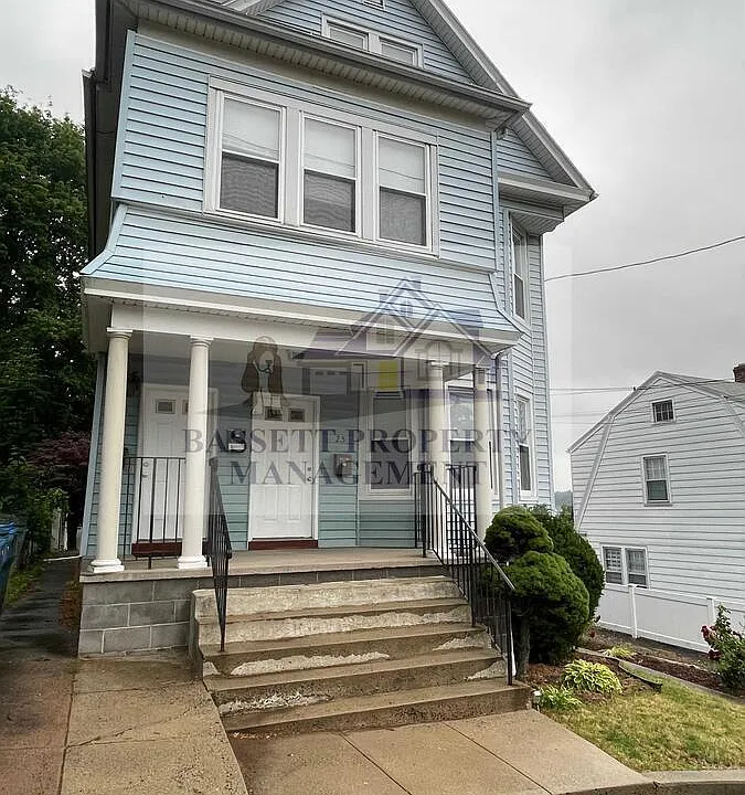 25 Cumley St #1