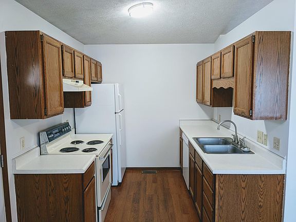 4th image of 3007 Sequoia Dr