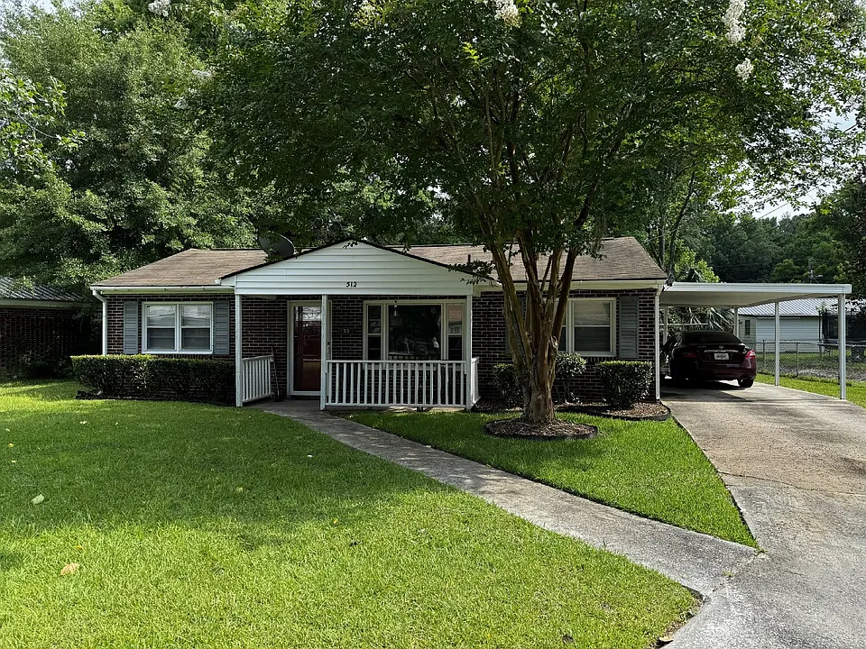 512 Eisenhower Dr