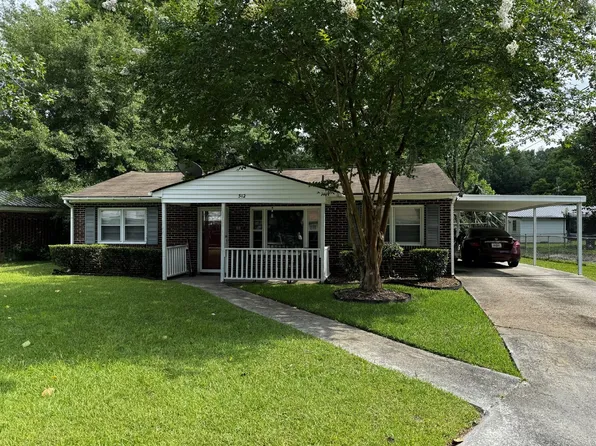 512 Eisenhower Dr, Hinesville, GA 31313