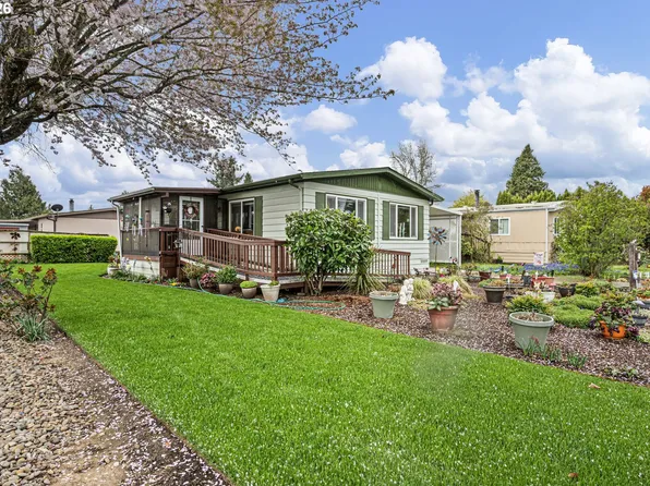 1400 Candlelight Dr Space 105, Eugene, OR 97401