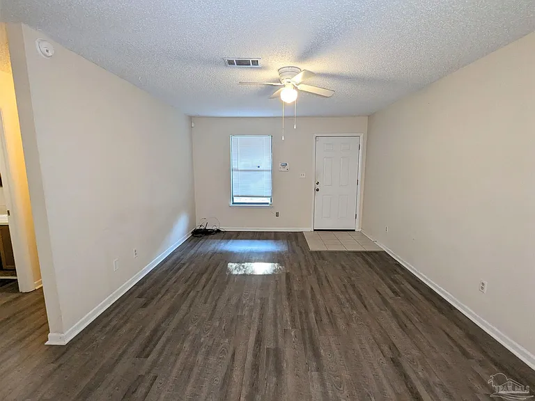 1011 Rentz Ave — Photo 24
