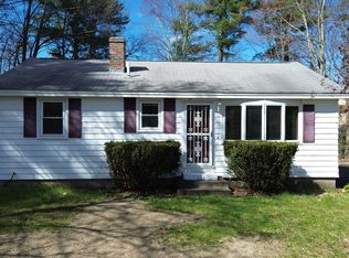 40 Norris Rd, Tyngsboro, MA 01879