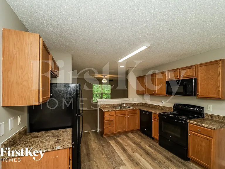 217 Kinnley Ct — Photo 5
