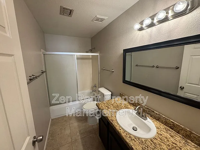 5913 W Mercury Way — Photo 11