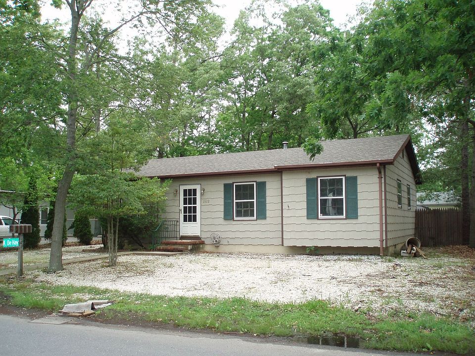 2nd image of 2122 South St
