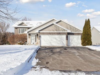 523 Henry Ln, Lino Lakes, MN, 55014