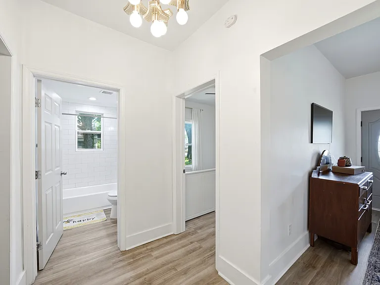 2601 Derita Ave — Photo 9