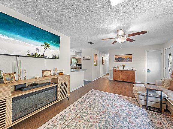 5th image of 463 Chestnut Ct