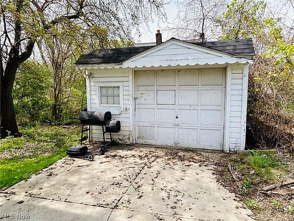 3rd image of 3856 E 50th St