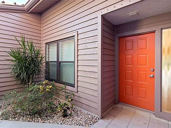 3rd image of 4035 Wilshire Cir E