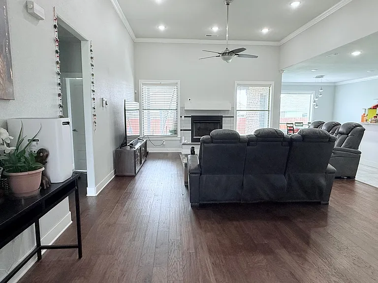 521 Joshua Pass — Photo 3