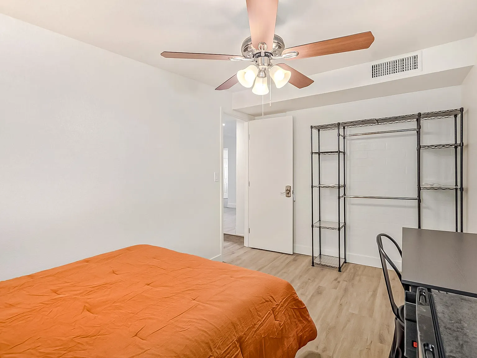 4 bed, 3.0 bath, 1792 sqft, $862 — Photo 1