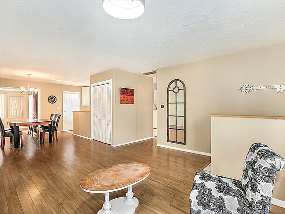 5th image of 3425 Fairlawn Dr