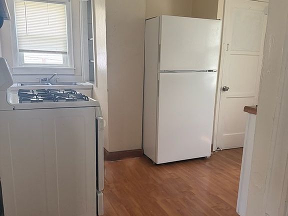 2nd image of 271 Churchill Rd