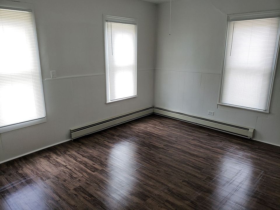 1st image of 318 Marion Ave APT 2