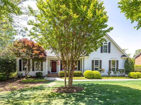 5208 Sunset Fairways Dr, Holly Springs, NC 27540