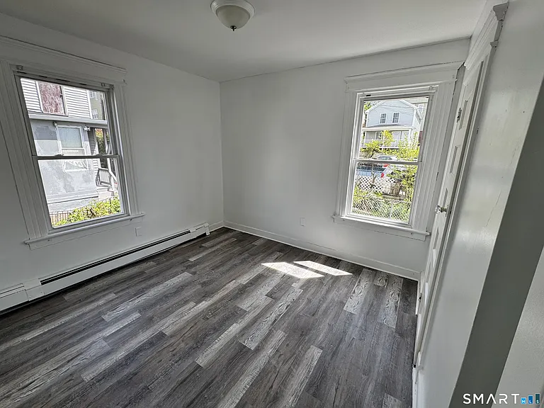 20 Coe St — Photo 6
