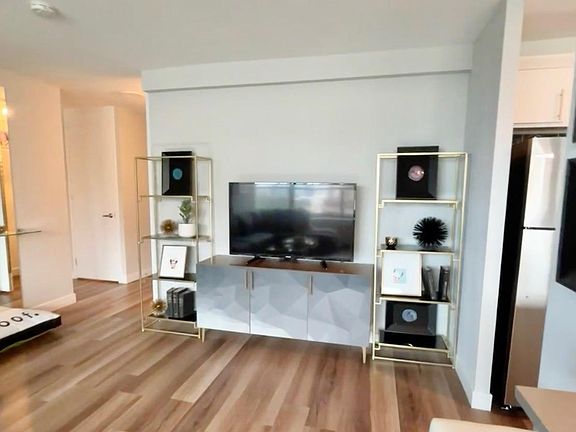 4th image of 1435 S Michigan Ave #302