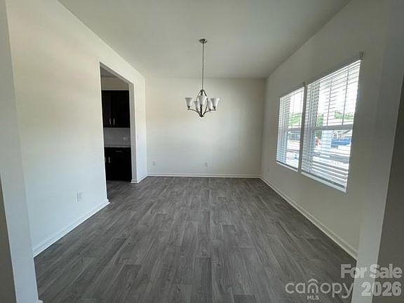 4th image of 809 Alexander Commons Dr #34