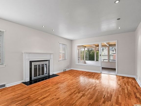 4th image of 2078 E Keller Ln