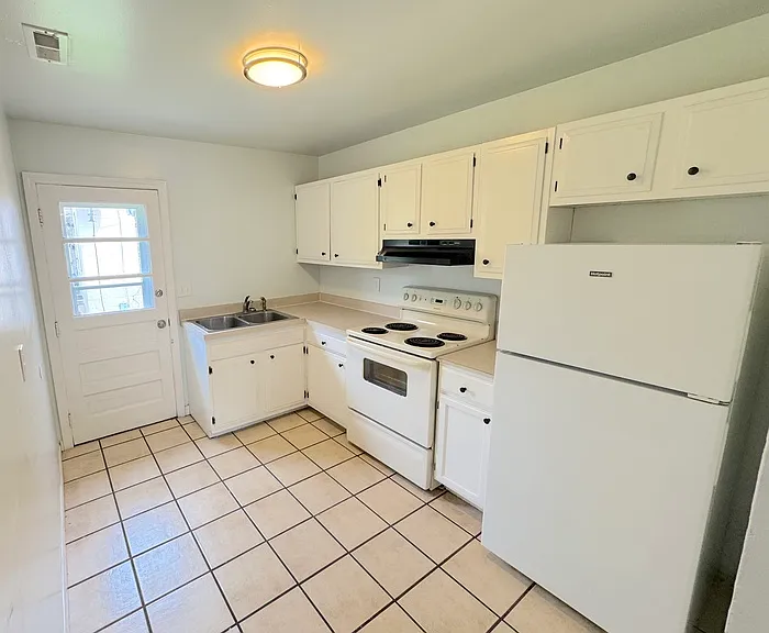 3872 Wake Cir #A — Photo 9