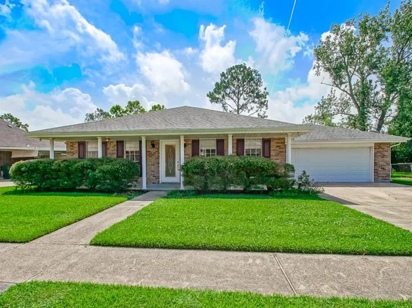 2136 Champions Dr, La Place, LA 70068