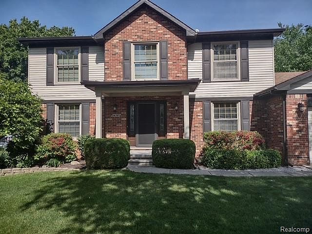 1st image of 24760 Sutherland Dr