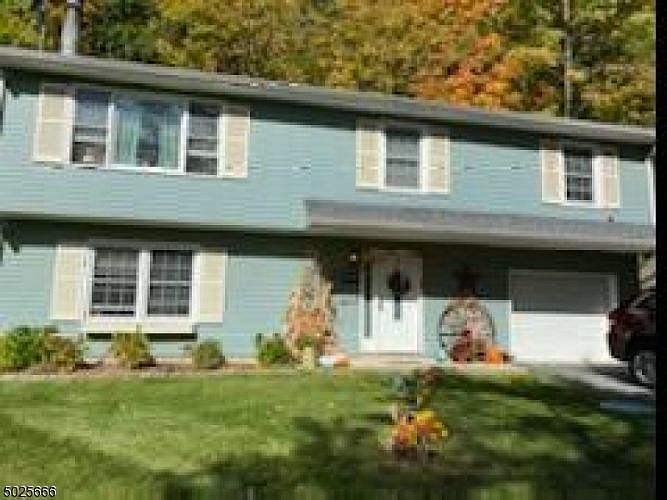 1st image of 65 Woodland Dr