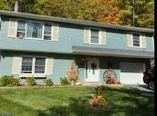 65 Woodland Dr, Vernon, NJ 07462